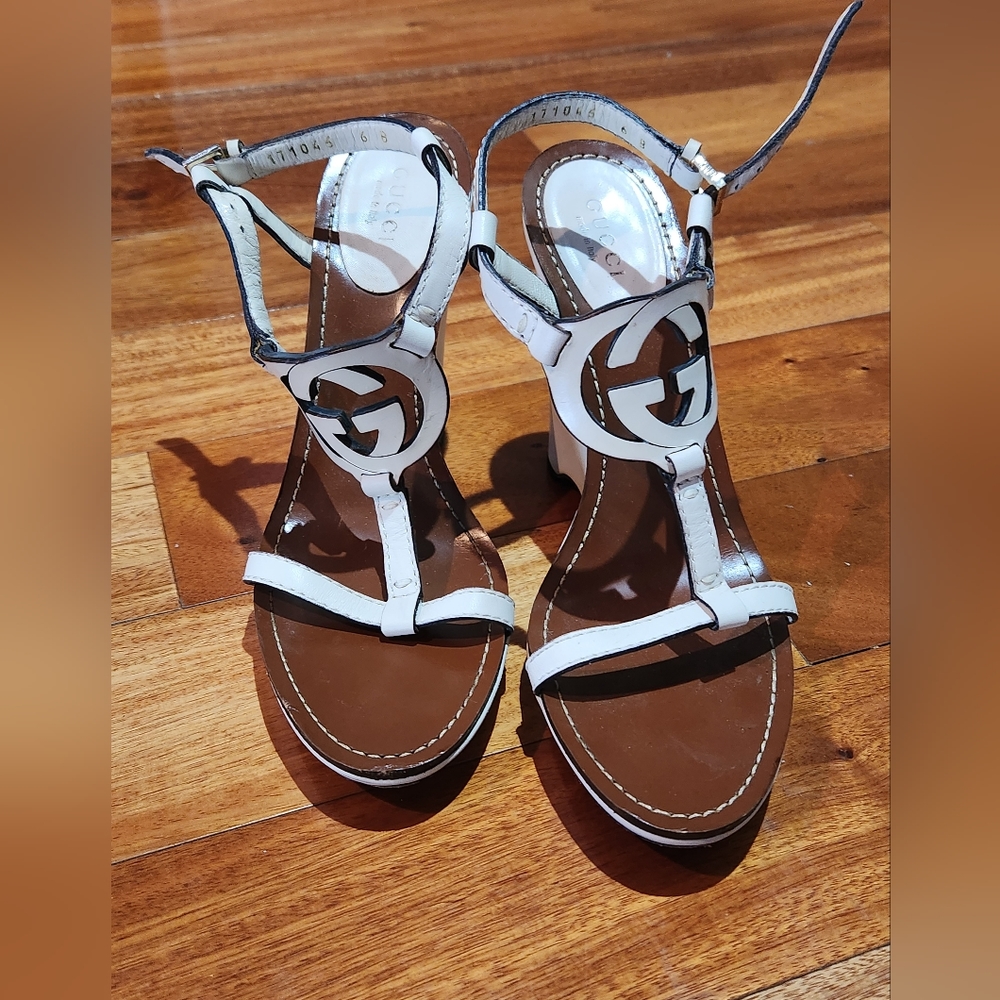 Auth Gucci GG Sandals